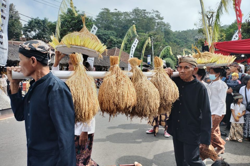 Contoh Kearifan Lokal Sunda Jawa Barat beserta Penjelasannya