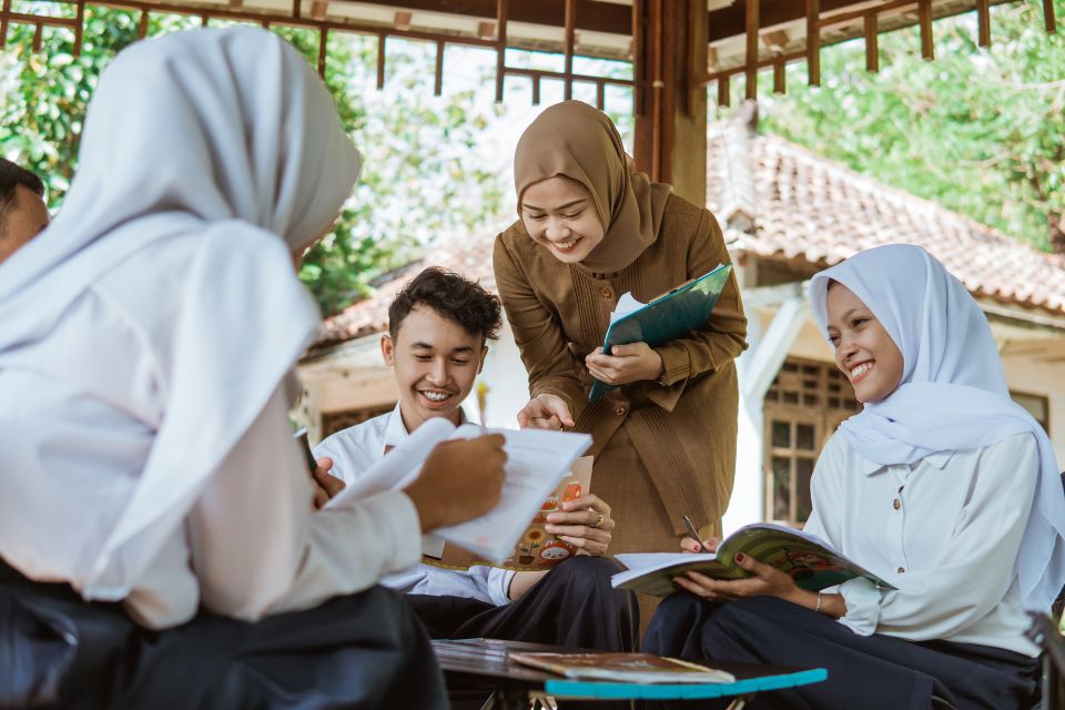 Ringkasan Materi PAI dan Budi Pekerti Kelas 12 SMA beserta Penjelasannya