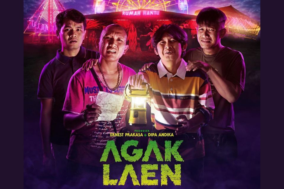 Poster Film Agak Laen