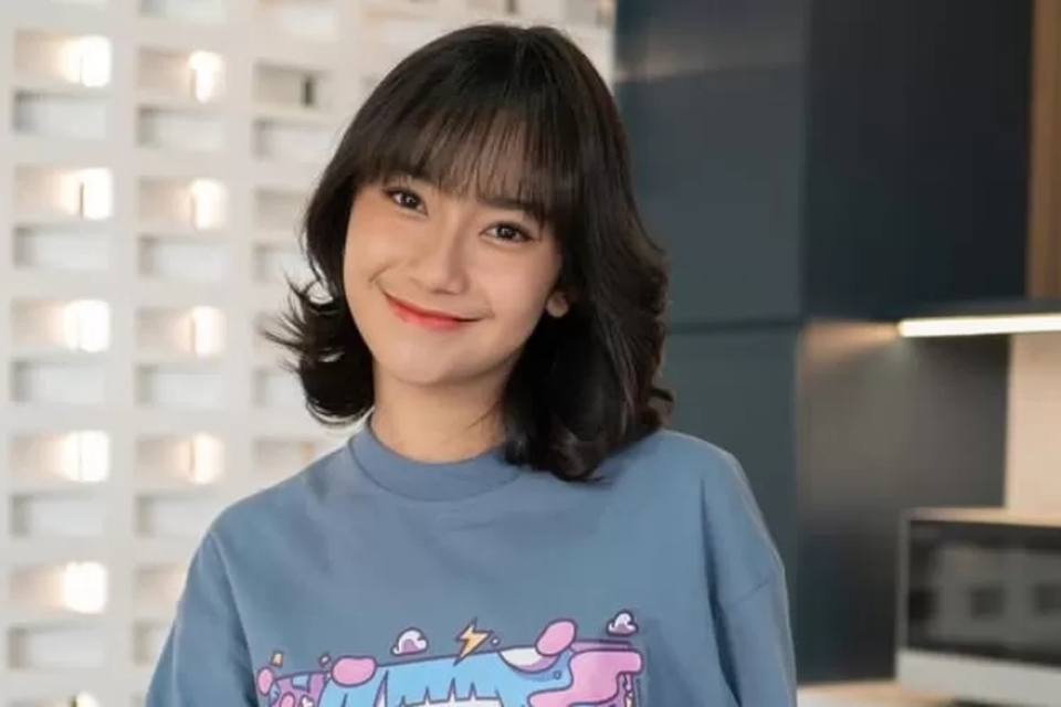 12 Foto Cewek Cantik dan Imut yang Keren dan Aesthetic