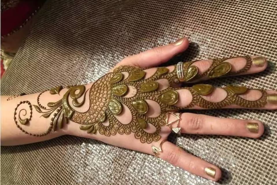 Contoh Gambar Henna Peacock Mehndi