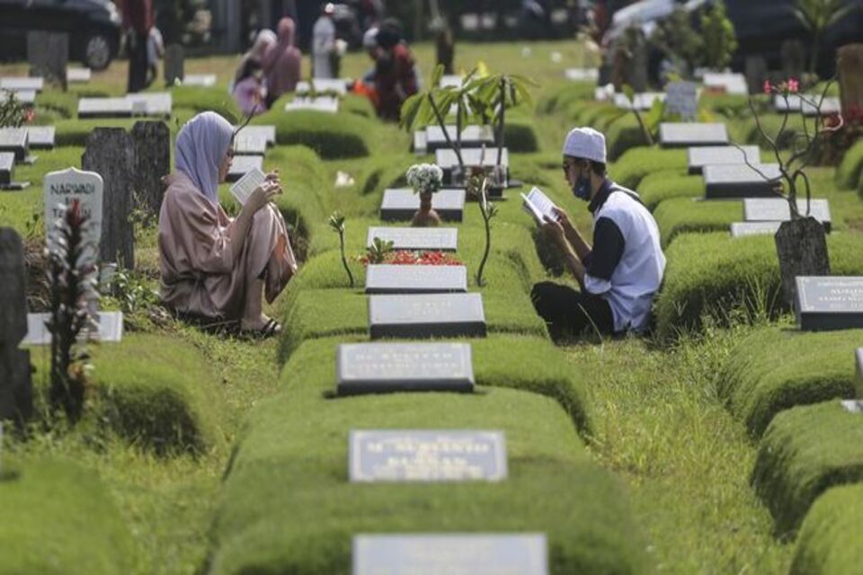 Doa Ziarah Kubur Orang Tua Saat Lebaran Idul Fitri 2024 Singkat dan Lengkap Sesuai Sunnah