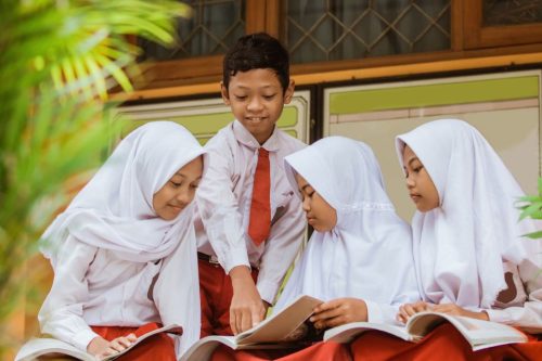 Kumpulan Puisi Perpisahan Kelas 6 SD Untuk Guru Dan Teman Yang Singkat ...