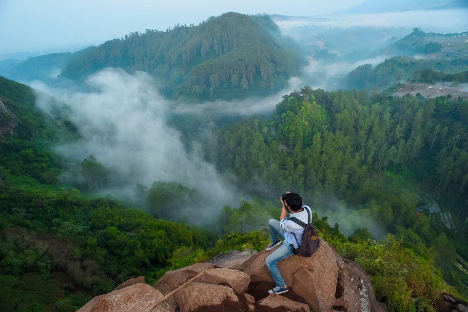 Tempat wisata alam di Bandung yang lagi Hits 2024 Tebing Keraton
