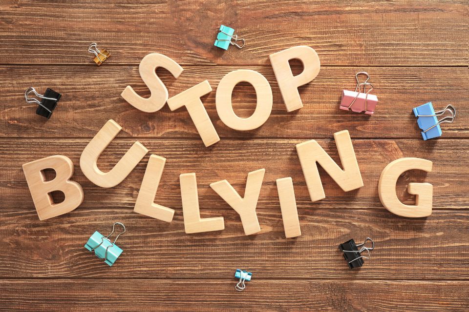 Contoh Gambar Poster Stop Bullying Keren Simple dan Mudah Digambar untuk Anak Sekolah