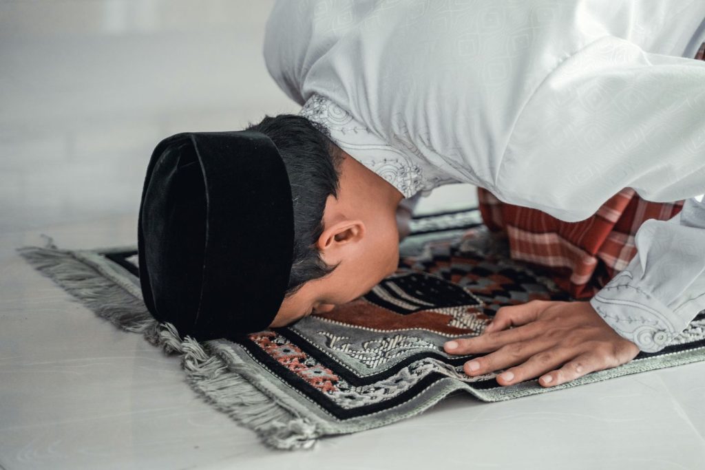 Sah tidak Sholat Idul Adha Sendiri di Rumah