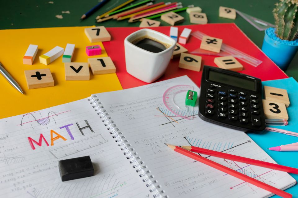 contoh soal pertumbuhan dan peluruhan eksponen kelas 10 SMA