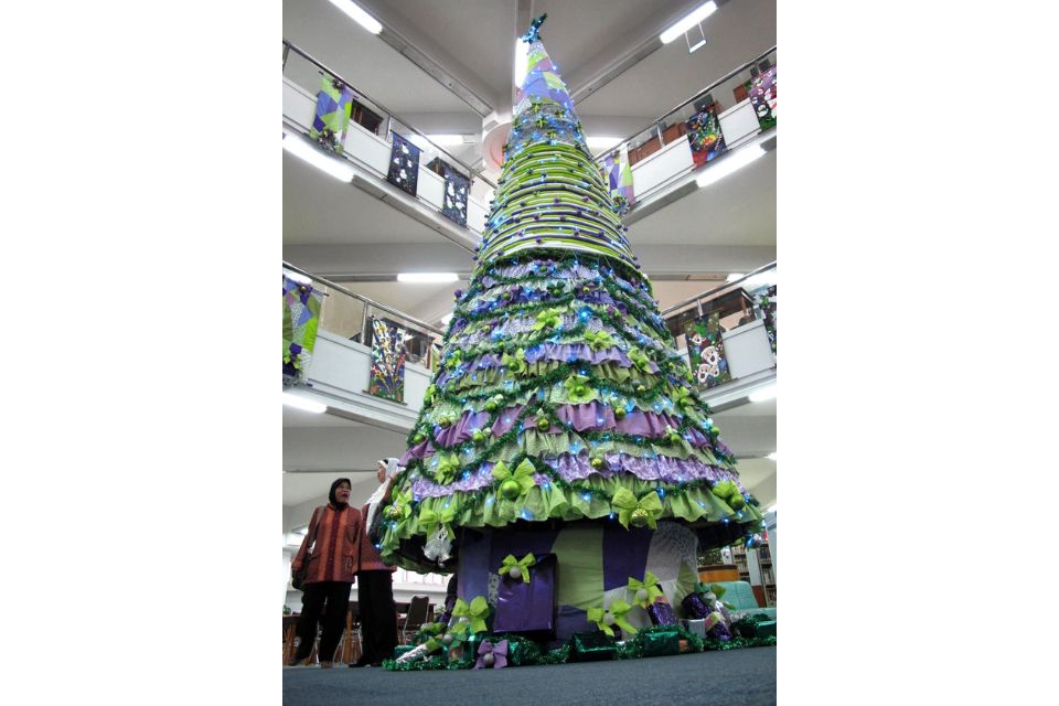 Cara Membuat Pohon Natal dari Kain Perca