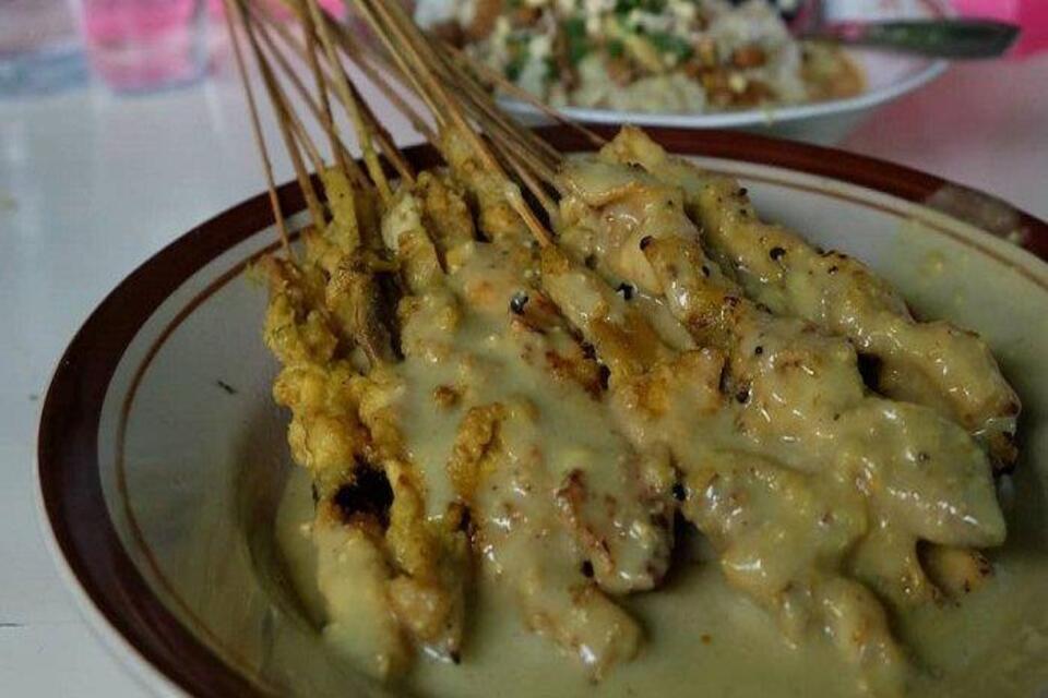 8. Sate Kopok