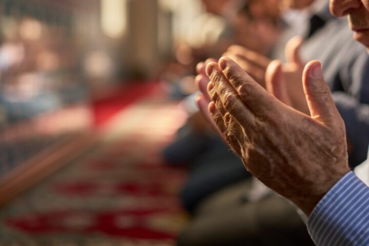 Sholat Ied Berapa Rakaat? Ini Tata Cara Sholat Idulfitri dan Bacaannya Lengkap