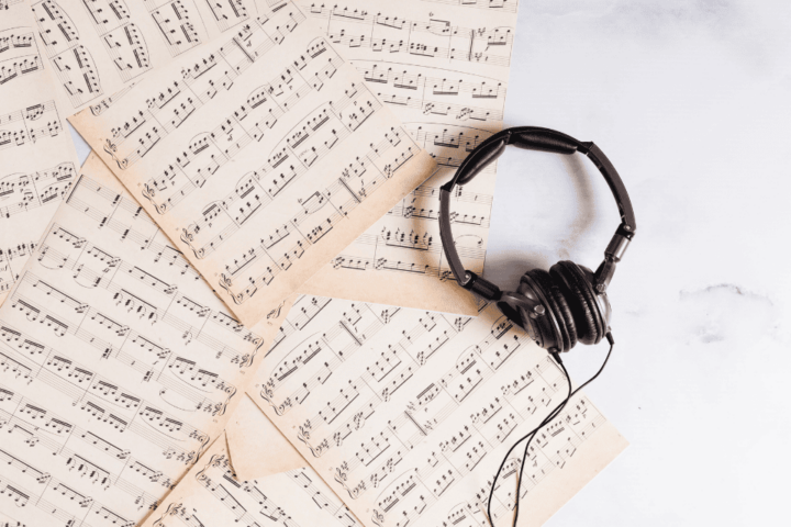 Lirik dan Makna Lagu Pretty Little Baby oleh Connie Francis, Penyanyi asal Amerika Serikat