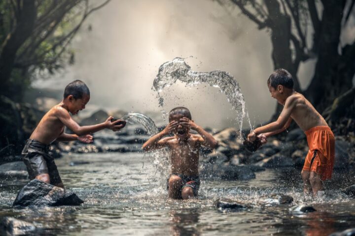 Apa Arti Mimpi Mandi di Sungai Menurut Islam dan Primbon Jawa, Benarkah Pertanda Buruk?