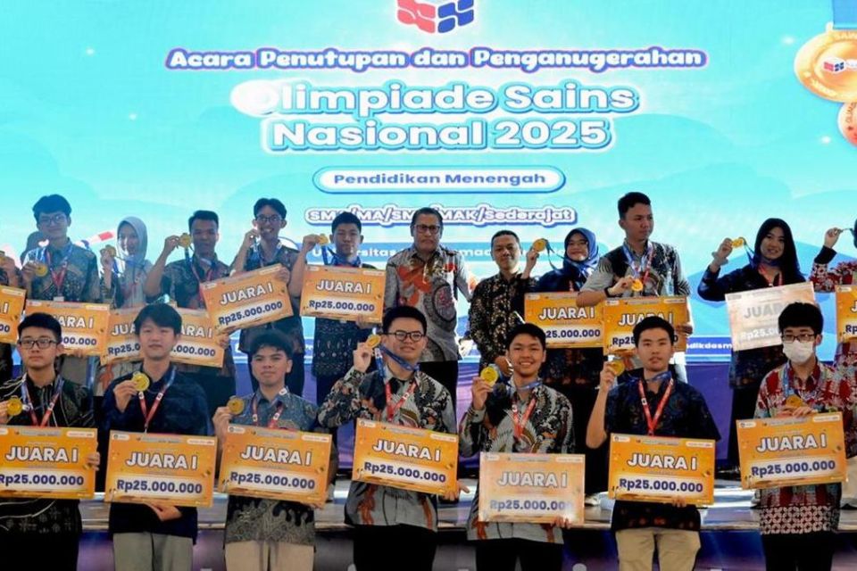 Sekolah SMA swasta dan negeri yang mendapatkan medali terbanyak di OSN 2025