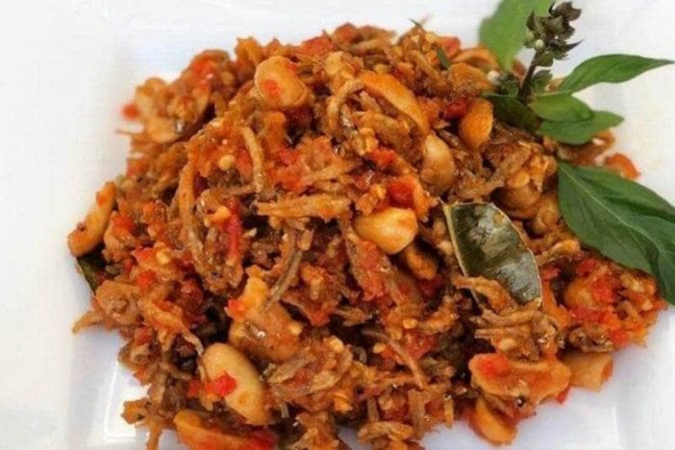 oleh oleh sambal ikan teri labuan bajo