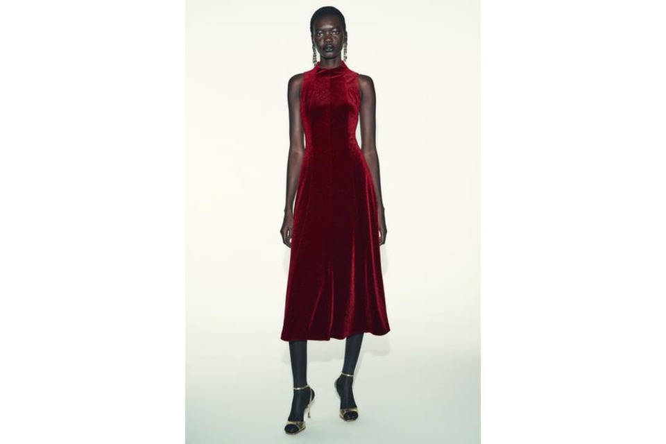 Dress Merah Klasik