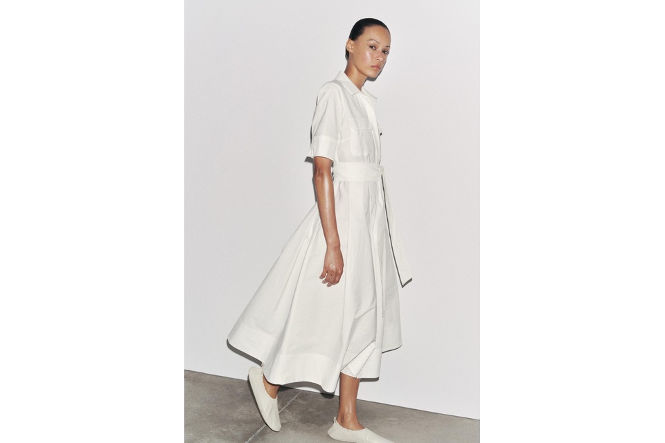 Dress Putih Bersalju