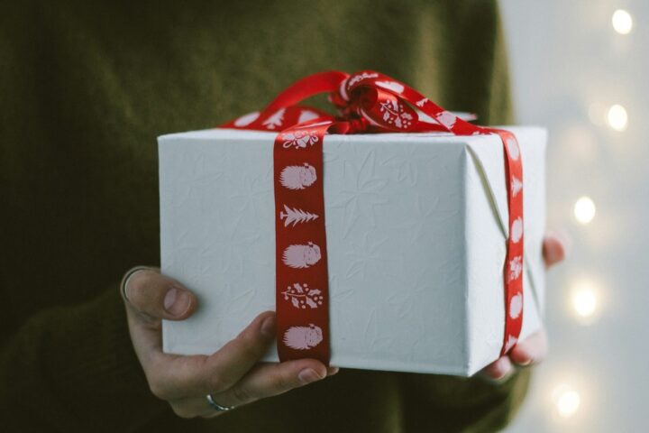 7 Ide Tukar Kado Natal Harga 100 Ribuan tapi Berkesan, Tertarik yang mana?