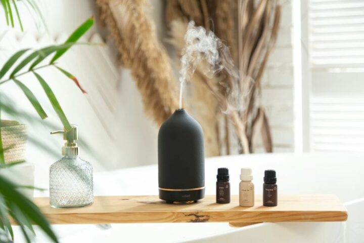 8 Jenis Aromaterapi dan Manfaatnya untuk Kesehatan Tubuh & Pikiran