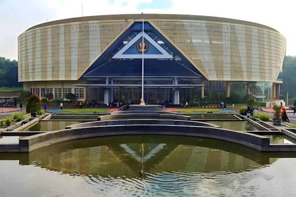 kampus hukum terbaik di Indonesia untuk daftar di 2026