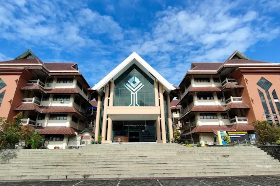kampus hukum terbaik di Indonesia untuk daftar di 2026