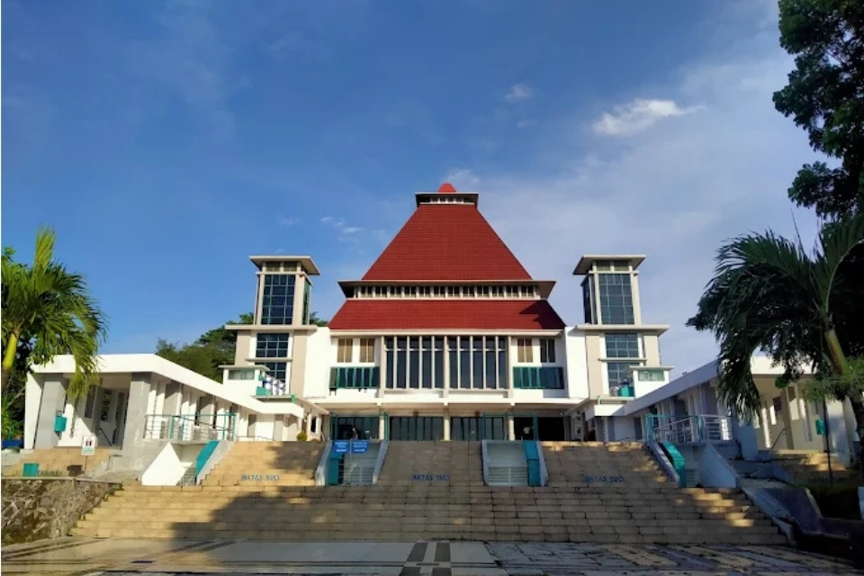 kampus hukum terbaik di Indonesia untuk daftar di 2026