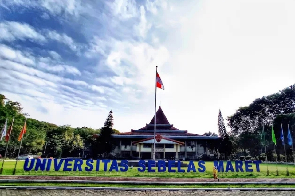 Kampus Hukum Terbaik UNS Surakarta