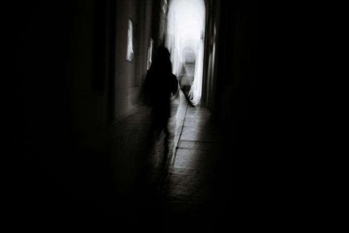 Mimpi Melihat Hantu Jarak Dekat, Pertanda akan Ada Apa? Cek Arti Menurut Primbon Jawa dan Islam