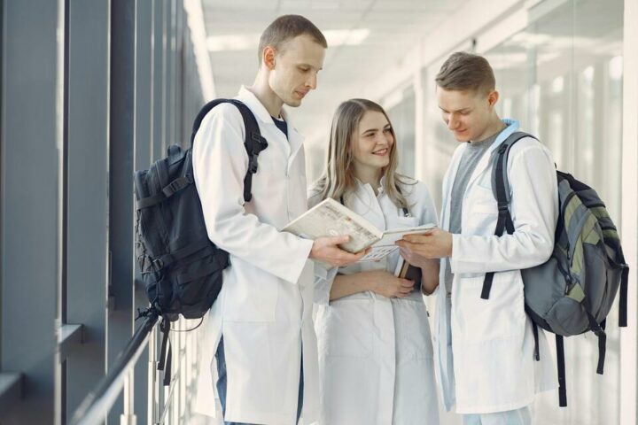 Perbandingan Biaya Kuliah Jurusan Kedokteran 2026 di UMY, UAJY, UKDW dan UII Universitas Swasta Yogyakarta