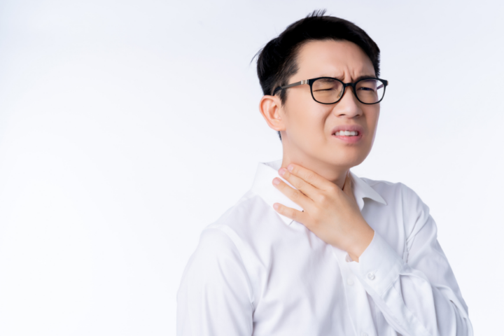 Apakah Menelan Dahak Membatalkan Puasa? Ini Penjelasan Hukumnya