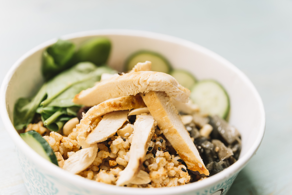 quinoa dengan ayam panggang dan sayuran