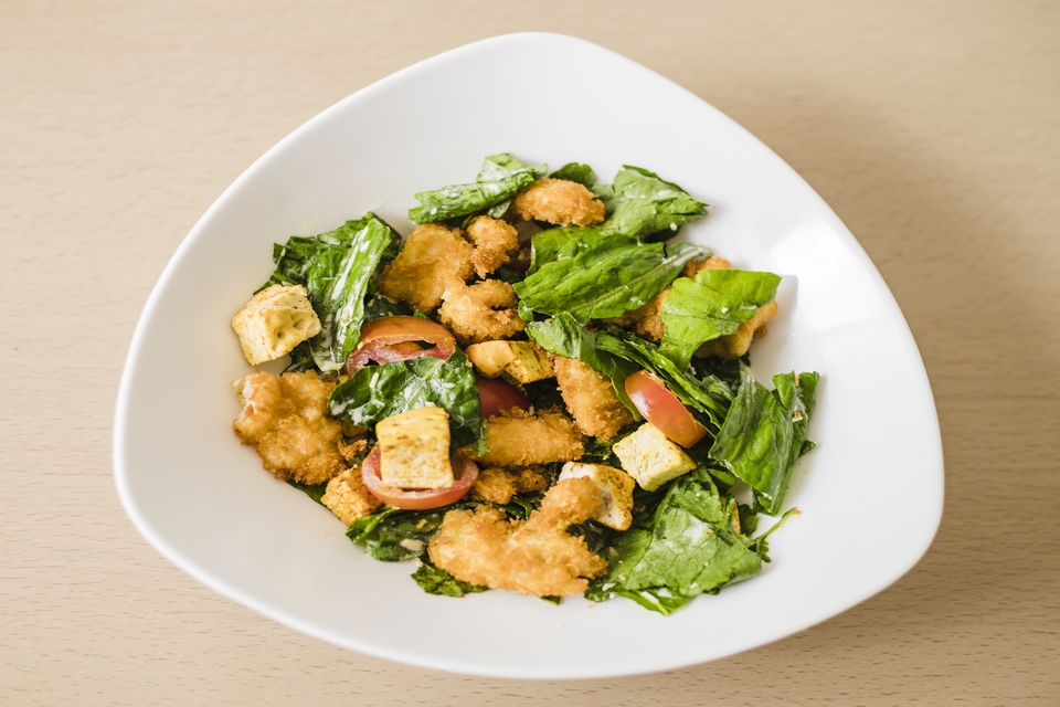 Salad Sayur dengan Tahu atau Tempe Panggang - rekomendasi menu sahur sehat tanpa nasi