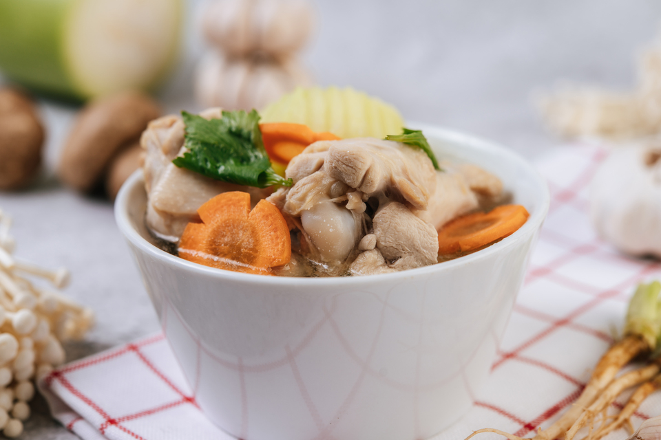 Sup Ayam dengan Kentang dan Wortel - rekomendasi menu sahur sehat tanpa nasi