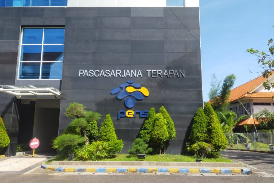 1. Politeknik Elektronika Negeri Surabaya (PENS)