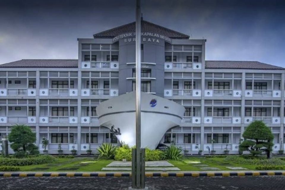 10. Politeknik Perkapalan Negeri Surabaya (PPNS)