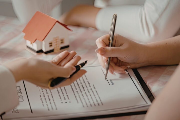 Berapa Biaya Notaris Jual Beli Rumah? Ini Cara Hitung dan Contohnya
