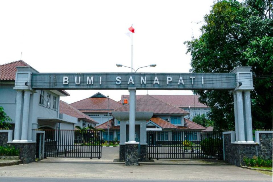 10. Sekolah Tinggi Sandi Negara (STSN)