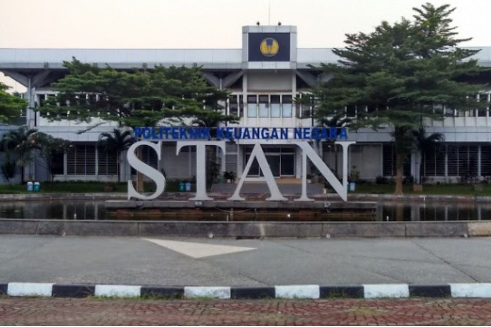 8. Politeknik Keuangan Negara (PKN) STAN