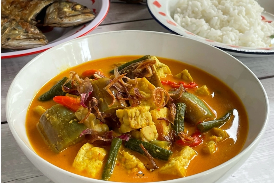 Menu Berkuah Anak Kos Sayur Lodeh Tahu Terong