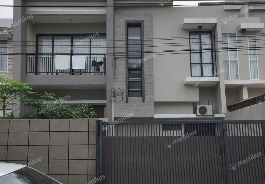 Rumah 2 Lantai di Kebon Jeruk Jakarta Barat