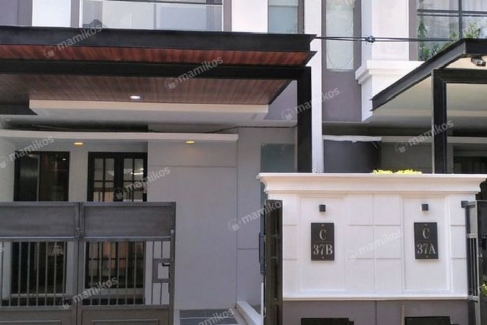 Rumah Baru 2 Lantai Dekat Jalur MERR di Rungkut Harapan