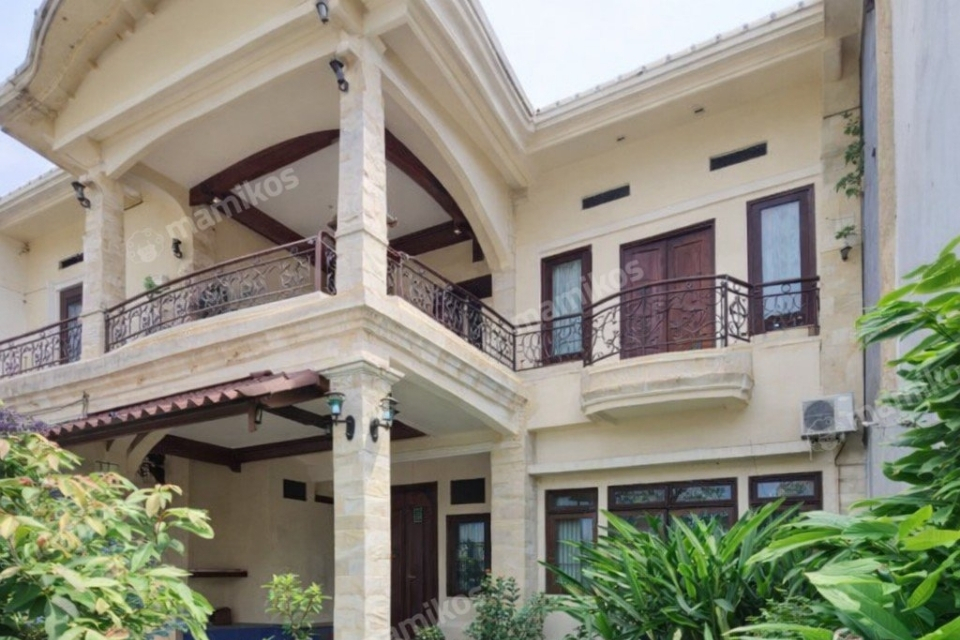 Rumah Gaya Minimalis dengan Taman