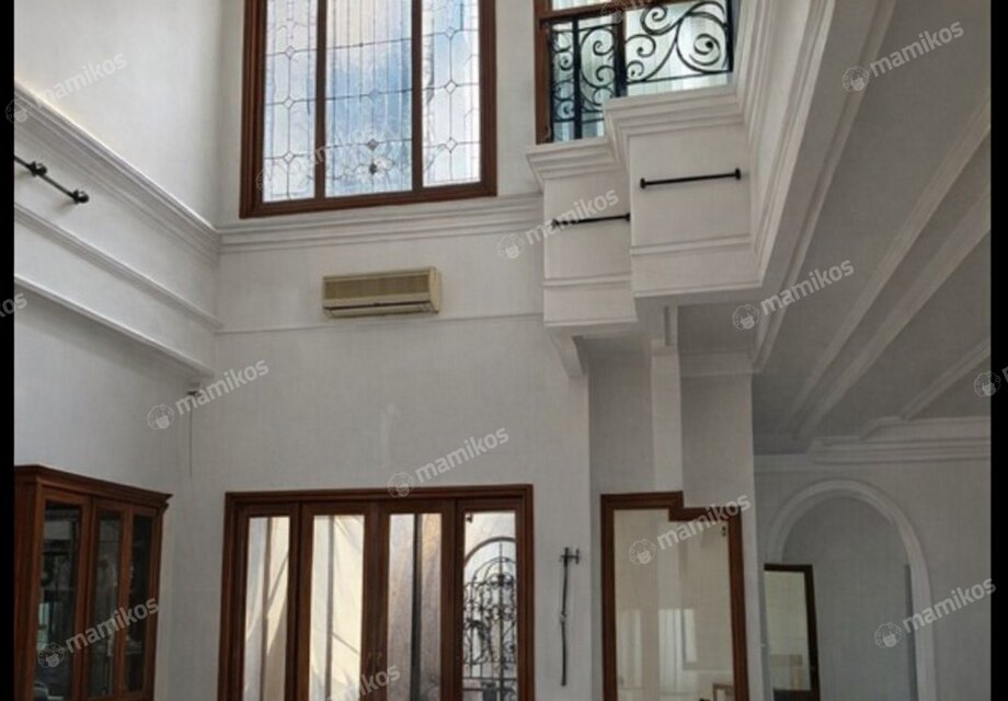 Rumah Mewah di Kebon Jeruk, Jakarta Barat