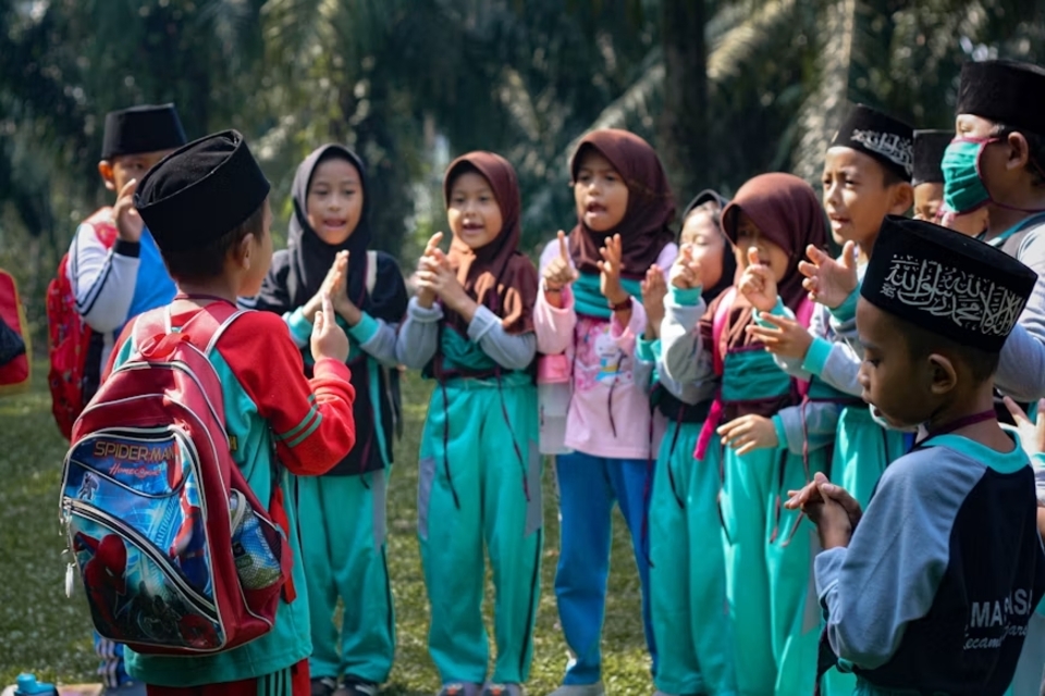 yel-yel singkat kreatif dan lucu untuk siswa saat mpls 2026