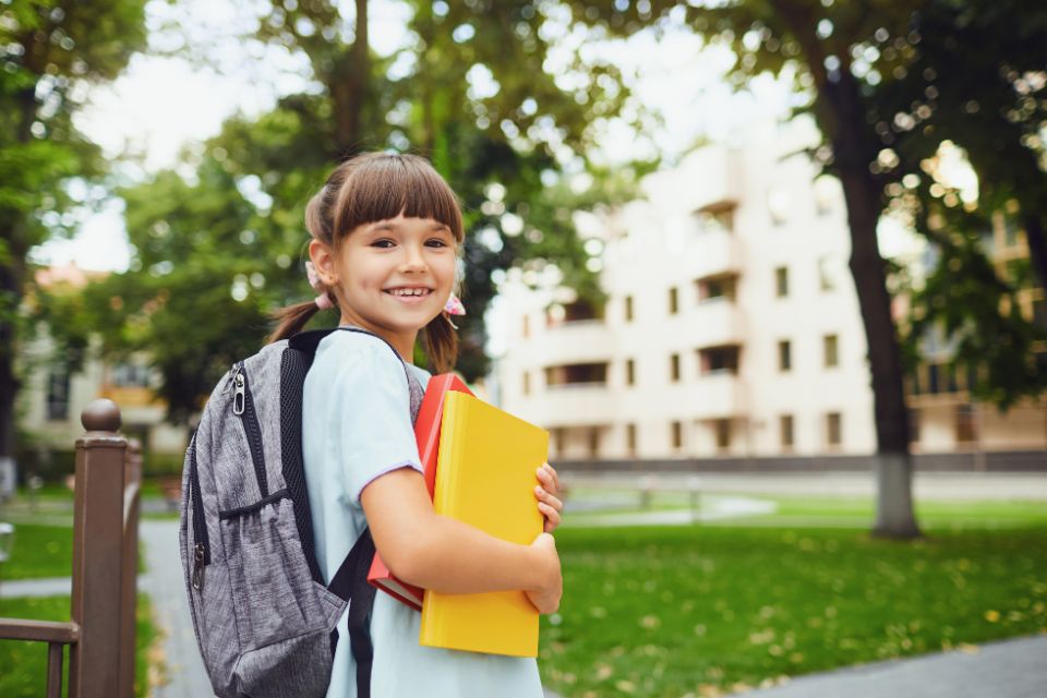 Ucapan Hari Pertama Masuk Sekolah TK dan SD yang Menarik dan Penuh Makna