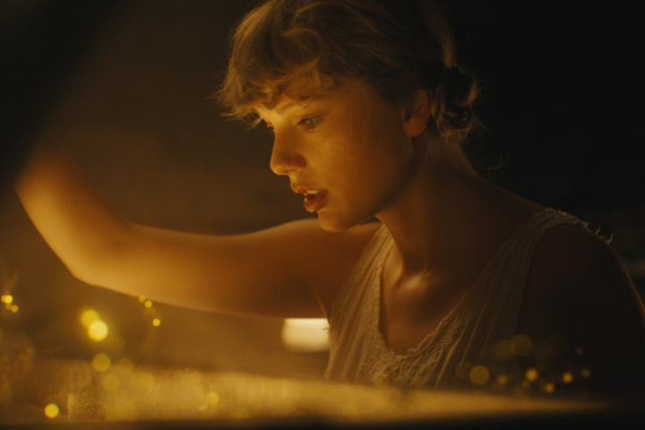 Makna Lagu Cardigan Taylor Swift Beserta Lirik dan Terjemahannya, Bercerita tentang Cinta Segitiga?