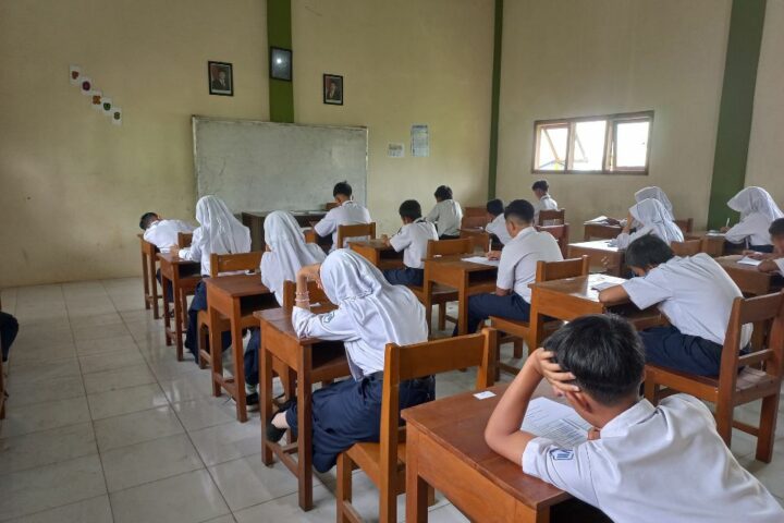 40 Soal TKA Bahasa Indonesia Kelas 9 SMP 2026 beserta Jawabannya