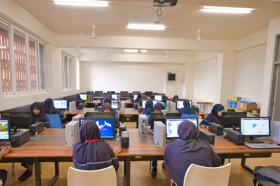 Soal TKA Bahasa Indonesia SMA Kelas 12 2026 Beserta Jawabannya Lengkap